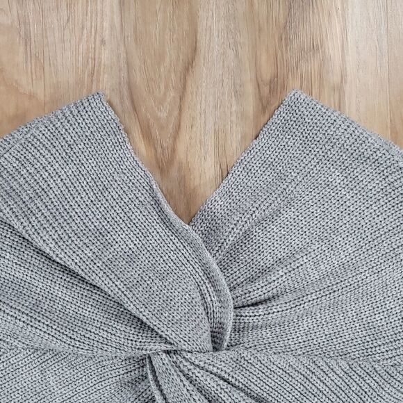 🔹️Miracle Gray Knit Twisted Long Sleeve Reversible Crop Sweater Medium - Picture 7 of 11